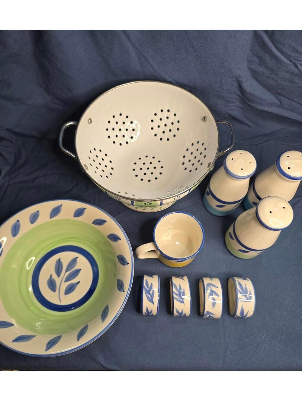 Set of 10 Williams-Sonoma Tournesol collection with Colander, Serving Bowl